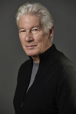 Richard y Alejandra Gere protagonizan la campa&ntilde;a #NomiresAOtroLado para erradicar el `sinhogarismo`