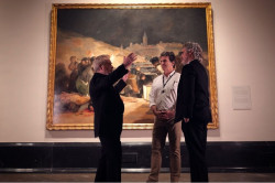 Ridley Scott y Joaquin Phoenix cierran su visita a Espa&ntilde;a con el `Duelo a garrotazos` en el Museo del Prado