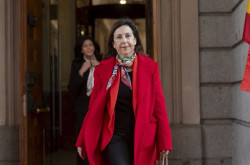 Robles, lista ella, declara su "total y absoluta confianza" en el Tribunal Supremo tras la sentencia al fiscal general