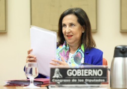 Robles reconoce que el CNI conoc&iacute;a la invasi&oacute;n de Ceuta y no se hizo nada