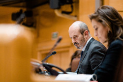 Roll&aacute;n cuestiona que el Gobierno no comparezca en el Senado y advierte un "conflicto" entre "&oacute;rganos constitucionales"