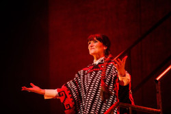 Rozalén llega hoy y mañana al Palacio de Festivales la obra teatral dedicada a Chavela Vargas