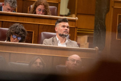 Rufi&aacute;n dice que leer&aacute; "hasta la &uacute;ltima coma" de los decretos de Vivienda y se niega a adelantar su apoyo