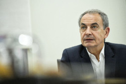 S&aacute;nchez defiende a Zapatero y a sus  joyas 