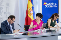 Sanchez dice a trav&eacute;s de sus ministros que no ve motivos para que le citen de testigo en el caso Leire 