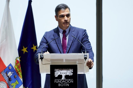 Sánchez llega a Santander para arremeter contra la oposición y del Corredor del Atlántico, de La Pasiega, del AVE, del Bilbao-Santander nada de nada