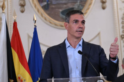 S&aacute;nchez niega "contradiciones" entre Robles y Marlaska