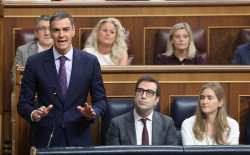 Sanchez no rechaza que el  `P.S.` de la carpeta  de Leire D&iacute;ez  sea &eacute;l
