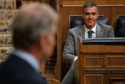 S&aacute;nchez, solo en el Congreso y ri&eacute;ndose insulta Feij&oacute;o como &uacute;nico  argumento al abandonar a la ciudad de Ceuta en manos de Marruecos 