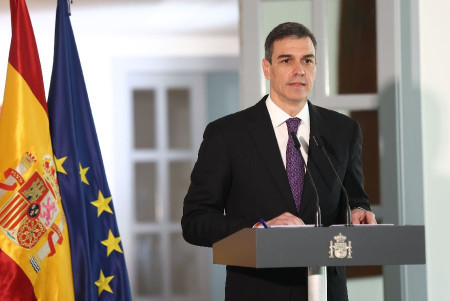 S&aacute;nchez va a China de visita tur&iacute;stica con su mujer imputada, de negocios y a pedir a Xi que  exija el cese de la guerra de Ir&aacute;n