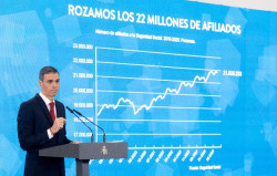 S&aacute;nchez vive en otra realidad virtual cuando tiene que dimitir