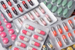 Sanidad inicia los trámites para modificar la norma que regula la financiación y el precio de los medicamentos