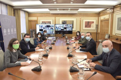 Sanidad y CCAA analizan hoy el plan de vacunación del Covid