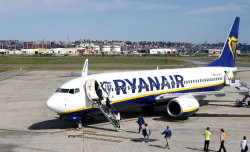 Santander pierde en verano la línea de Ryanair con Alicante y Media exige soluciones "inmediatas" a Puente