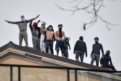 Seis presos muertos en el norte de Italia en medio de protestas carcelarias por restricciones por coronavirus
