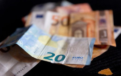 Siete de cada diez personas endeudadas destinan m&aacute;s del 20% de sus ingresos a pagar deudas, seg&uacute;n un estudio