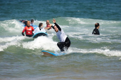 Siete jóvenes con Síndrome de Down participan en las EDP Surf Open Sessions en Somo