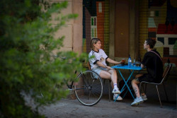  Sim&oacute;n no ve excesivo riesgo de contagio de COVID-19 por fumar en las terrazas