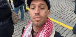 Sumar pide a Bola&ntilde;os frenar la extradici&oacute;n del activista propalestino Fergie Chambers: "Es una persecuci&oacute;n pol&iacute;tica"