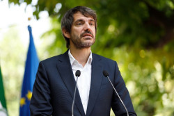 Sumar rechaza la pr&oacute;rroga de la central nuclear de Almaraz y acusa al PSOE de incumplir el pacto de gobierno, pero ni dimiten ni rompen el pacto