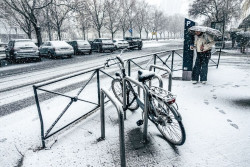 Temporal de nieve en Madrid: Carreteras colapsadas en la Sierra y varios cent&iacute;metros acumulados en la capital