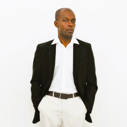 Tengo muchos logros, pero no soy feliz  Por Uemerson Florencio