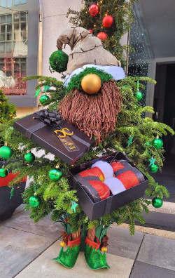 Torrelavega convoca el concurso de escaparates y árboles de Navidad, que repartirán 5.800 euros