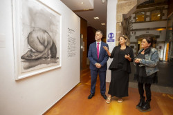 Torrelavega organiza este jueves visitas guiadas gratuitas a las exposiciones de la Sala Mauro Muriedas y el CNF