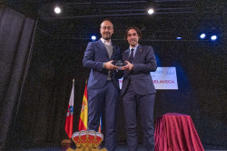 Torrelavega recibe el IX Premio Muslera por sus más de 125 años de implicación con los bolos