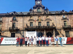 Torrelavega se suma al recuerdo a Miguel &Aacute;ngel Blanco con cinco minutos de silencio