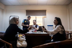 Trece menores con cáncer evacuados de Gaza llegan el miércoles a España para ser tratados en cuatro hospitales