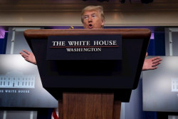 Trump permitir&aacute; que el buque hospital `USNS Comfort` trate a pacientes de coronavirus en Nueva York