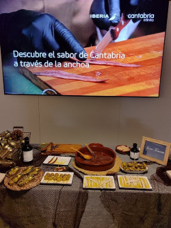 Turismo promociona la gastronom&iacute;a regional en el Espacio Iberia de Madrid a trav&eacute;s de la anchoa