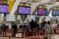 UE acuerda mantener nivel de compensaci&oacute;n por retraso de vuelo, pero no garantiza maleta de mano gratuita