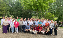 Un centenar de personas homenajean al exalcalde de Cabuérniga Gabriel Gómez, "referente de los principios del PRC"