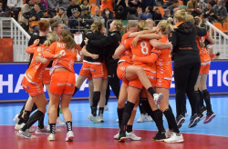 Un dramático final priva del oro a las `Guerreras`