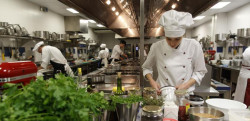 Un estudiante cántabro seleccionado en el VIII Premio Promesa de la alta cocina de Le Cordon Bleu Madrid