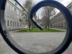 Un padre y su hijo niegan que estafaran 147.000 euros a un hombre con problemas de visi&oacute;n que qued&oacute; en la indigencia