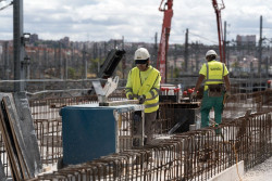 Un total de 7.909.008 extranjeros cuentan con permiso de residencia en Espa&ntilde;a a 30 de junio, un 7,4% m&aacute;s