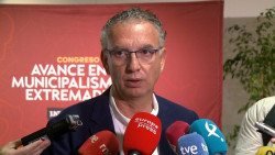 Una edil del PSOE se&ntilde;ala por acoso laboral al delegado del Gobierno en Extremadura y este lo niega