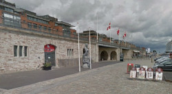 Una estatua de sirena, obra de Peter Bech, será retirada en Copenhague por considerarse "pornográfica"