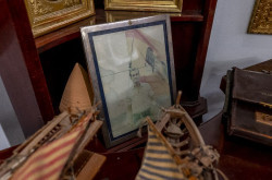 Una foto de Juan Carlos I dedicada a Franco y varios retratos del dictador, a subasta ma&ntilde;ana entre los objetos de Meir&aacute;s