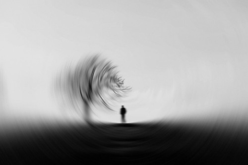 Una vida en manos del silencio.    Roberto Diego Cuevas