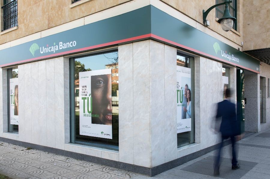 Unicaja Banco Se Suma Al Black Friday Con Una Rebaja Del Precio De