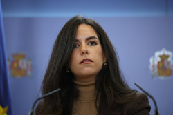 Vox llama "degenerados, criminales y ladrones" a los de PSOE y tacha la oposición de Feijóo de "insulto o broma"