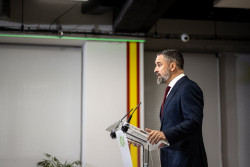 Vox pide en Congreso, Senado y parlamentos de CCAA "repudiar" el acuerdo de financiaci&oacute;n por "privilegiar" a Catalu&ntilde;a