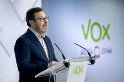 Vox ve "posible" dar la nacionalidad sin el derecho al voto exterior, pero insiste en "no regalarla"