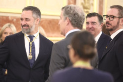 Vox y el PP contin&uacute;an negociando la candidatura para el Senado: "El d&iacute;a es largo"
