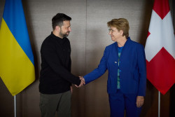 Zelenski y la presidenta de Suiza dan por inaugurada la Cumbre de Paz sobre Ucrania para "hacer historia"